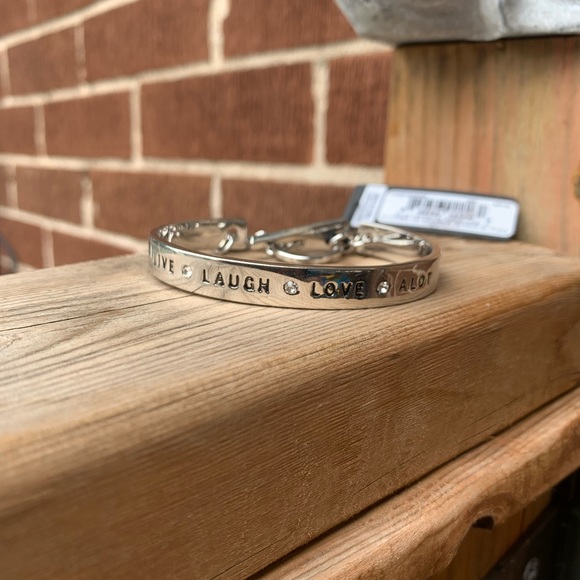 BCBG Eneration Silver Bracelet 💎BNWT💎 - Picture 3 of 6